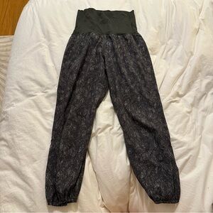 lululemon athletica green Patterned Pants